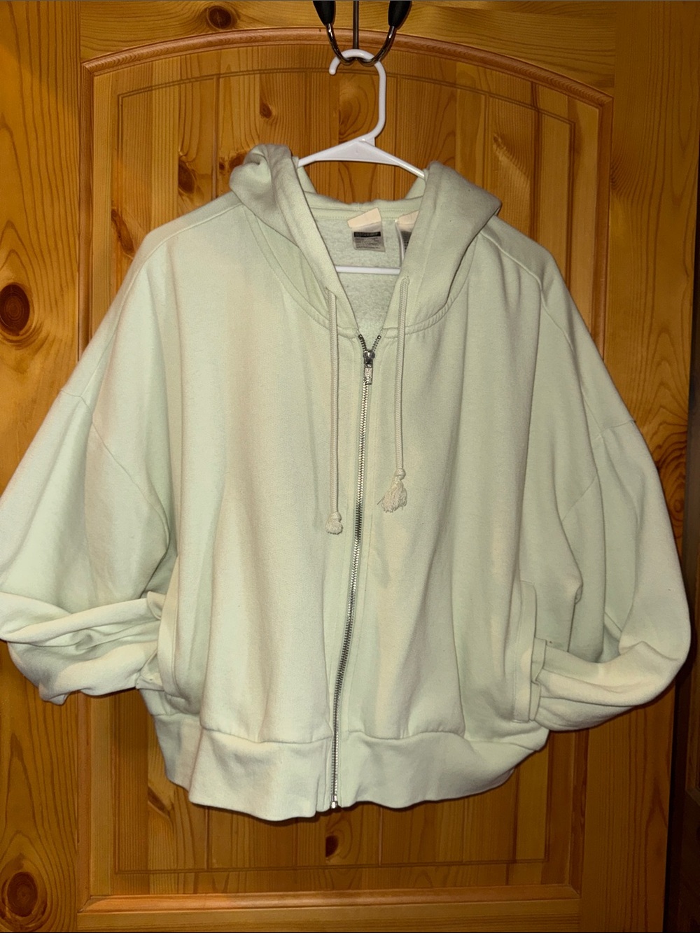 Levi’s cropped hoodie size XXL